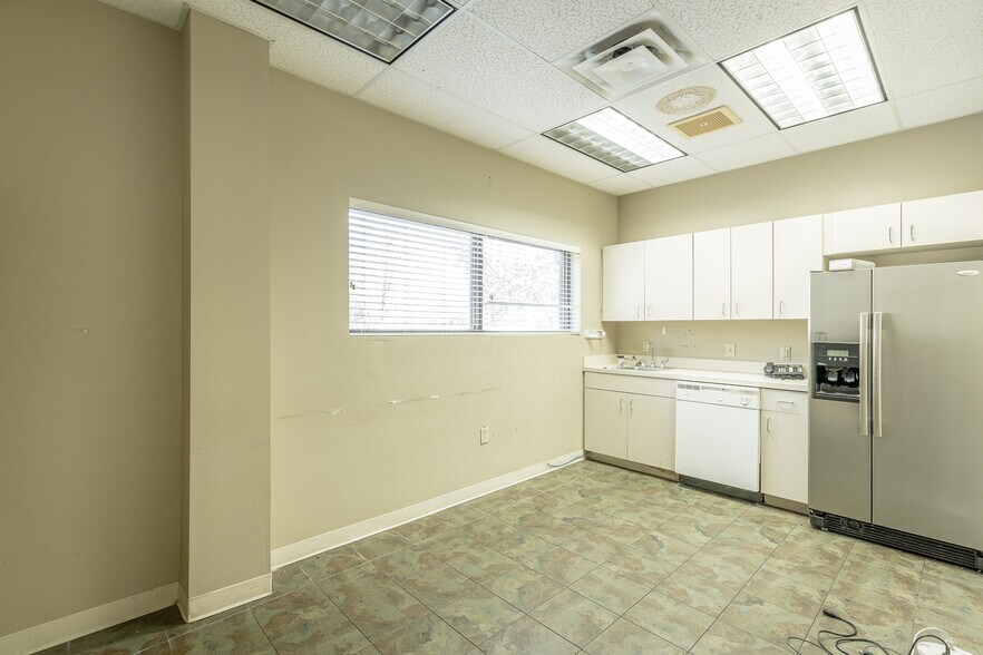 More Photos Of 5022 Old Godsey Ln, Hixson Medical For Lease