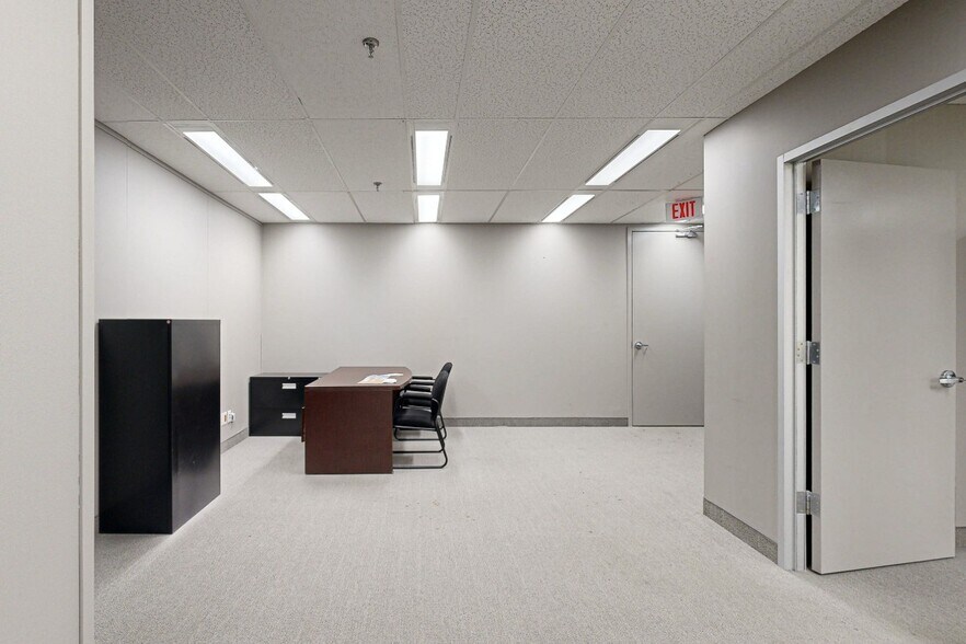 More Photos Of 45 Sheppard Ave E, Toronto Unknown For Lease