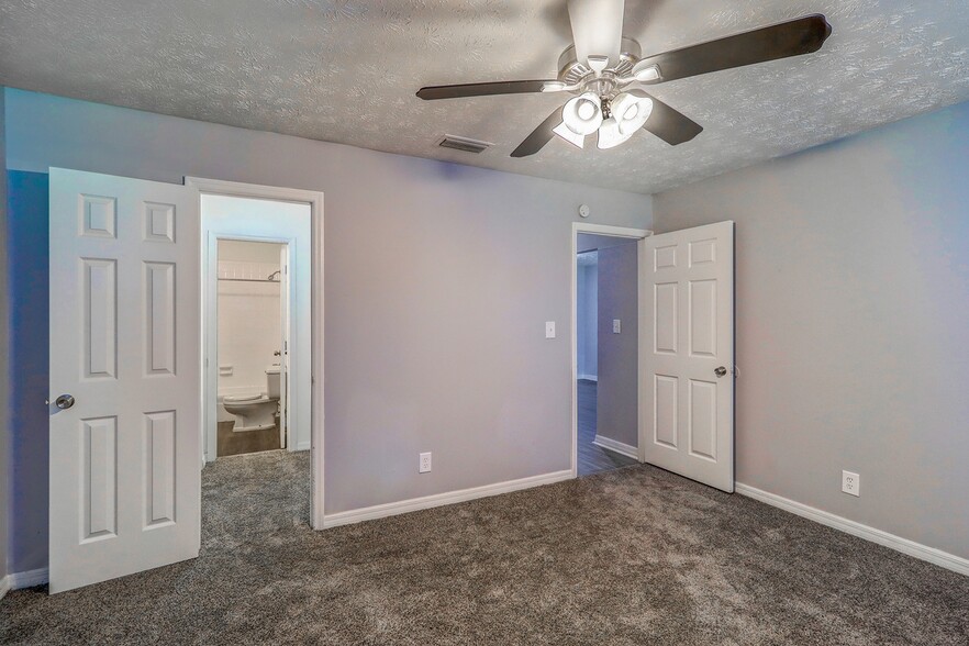 More Photos Of 7011 San Ramon Pl, Tampa Apartments For Sale