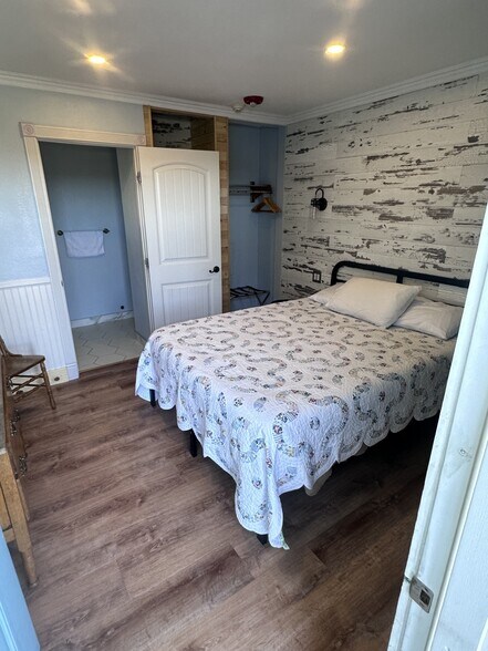 More Photos Of 430 S C St, Virginia City Hotel For Sale