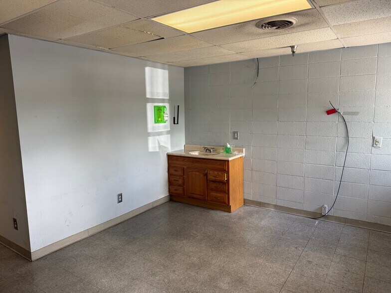 More Photos Of 1721 Old Covington Rd NE, Conyers Warehouse For Lease