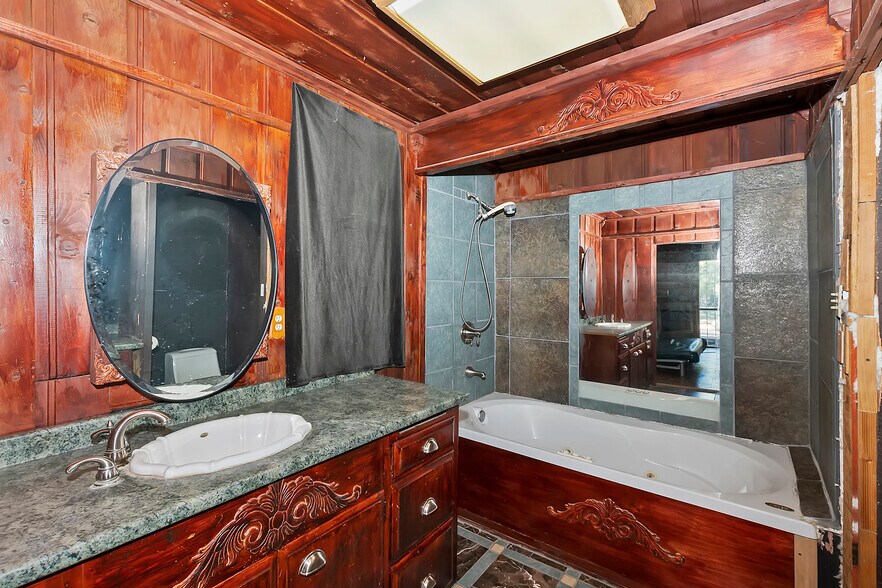 More Photos Of 39167 Rim of the world Dr, Fawnskin Restaurant For Sale