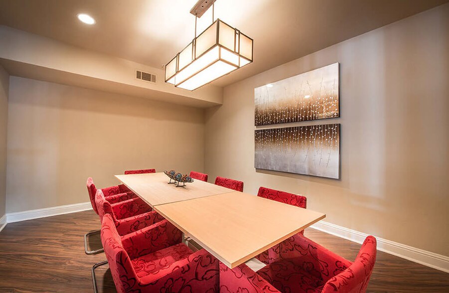 More Photos Of 301-409 N Walker Ave, Oklahoma City Apartments For Lease