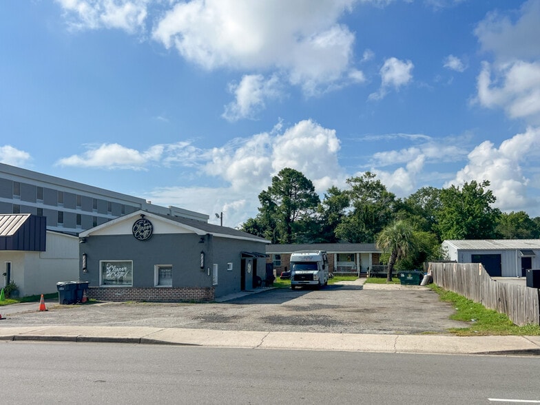 More Photos Of , North Charleston General Retail For Sale