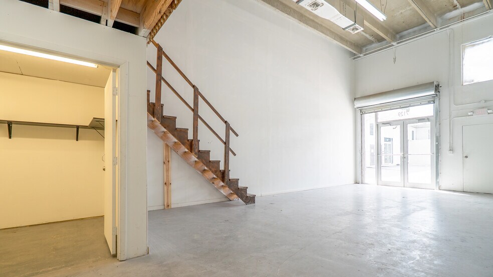 More Photos Of 7101 N Miami Ave, Miami Flex For Lease