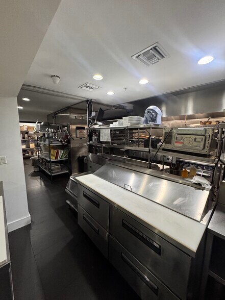 More Photos Of 1360 NW 88th Ave, Doral Bar For Sale