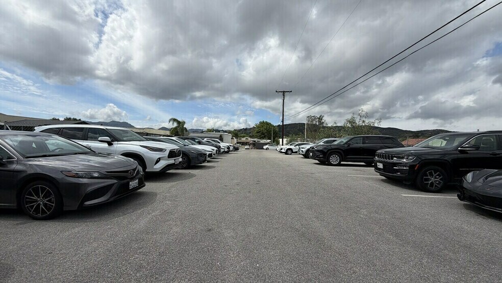 More Photos Of 3167-3183 E Thousand Oaks Blvd, Thousand Oaks General Retail For Lease