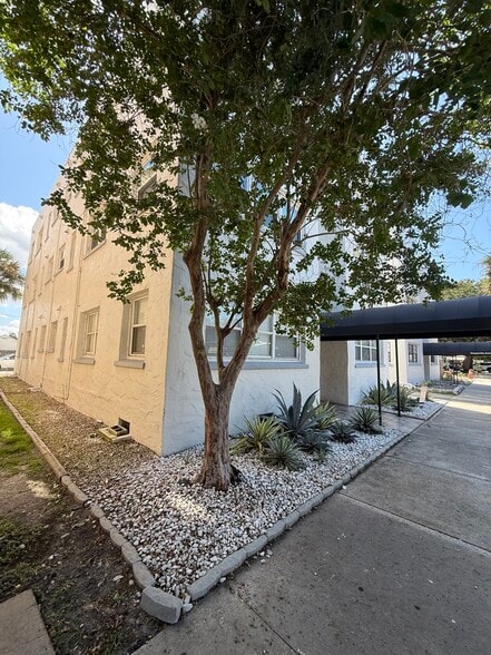 More Photos Of 515 Columbia Dr, Tampa Apartments For Sale