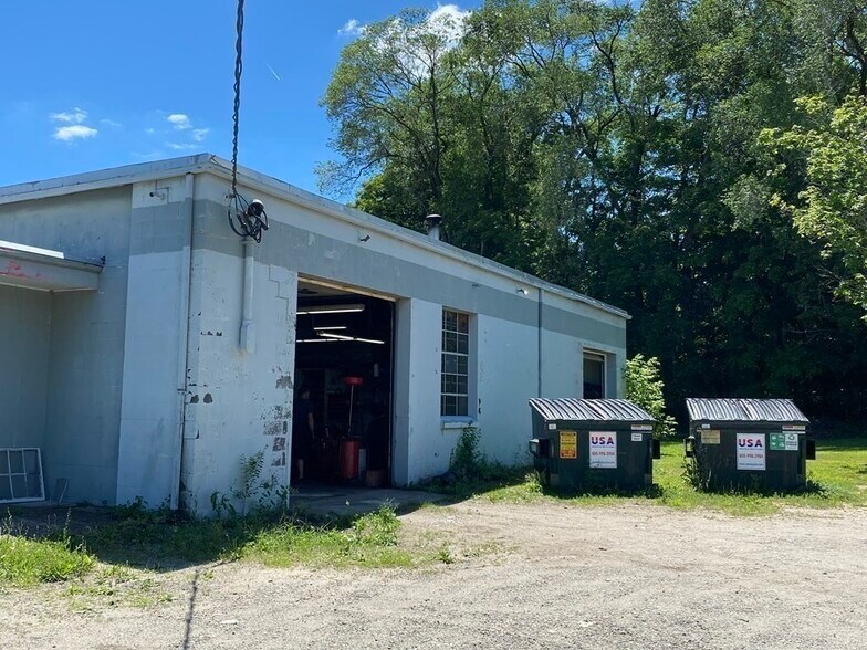 More Photos Of 31-33 Chapel St, Northampton Auto Repair For Sale