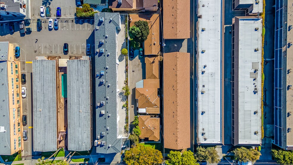 More Photos Of 1700 Grismer Ave, Burbank Apartments For Sale