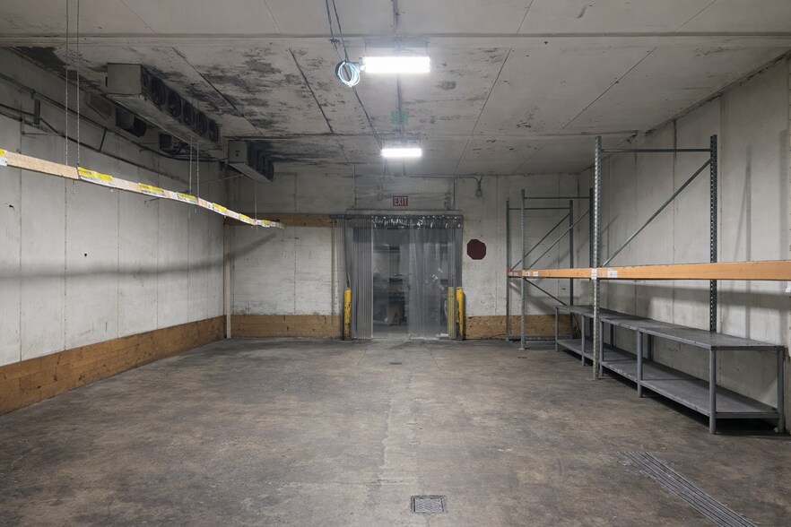 More Photos Of 432 N Royal St, Jackson Warehouse For Lease