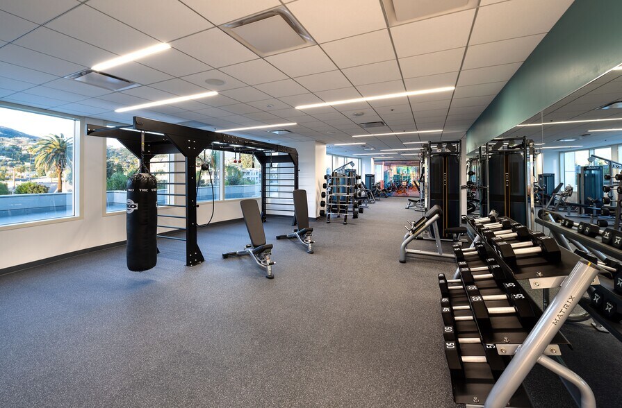 More Photos Of 800 N Brand Blvd, Glendale Office For Lease