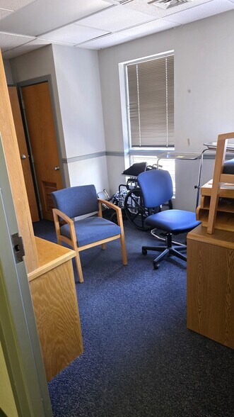 More Photos Of 60 Westwood Ave, Waterbury Medical For Sale