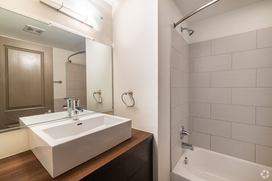 More Photos Of 1322 W Broad St, Richmond Apartments For Lease