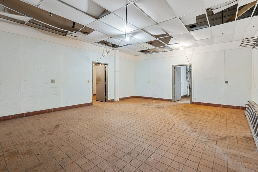 More Photos Of 731 E 14th St, Minneapolis Storefront Retail Office For Sale