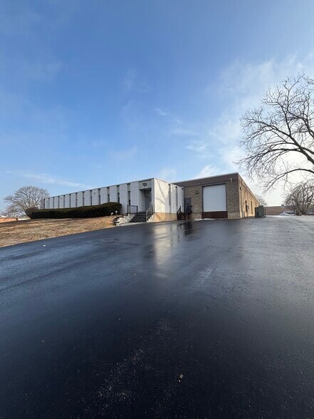 Primary Photo Of 200 Engineers Rd, Hauppauge Manufacturing For Lease
