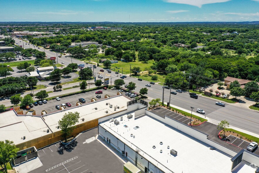 More Photos Of 9390 Huebner Rd, San Antonio General Retail For Sale