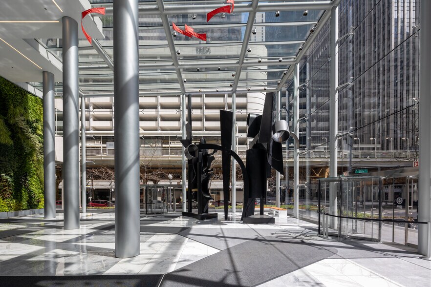More Photos Of 200 W Madison St, Chicago Office For Lease