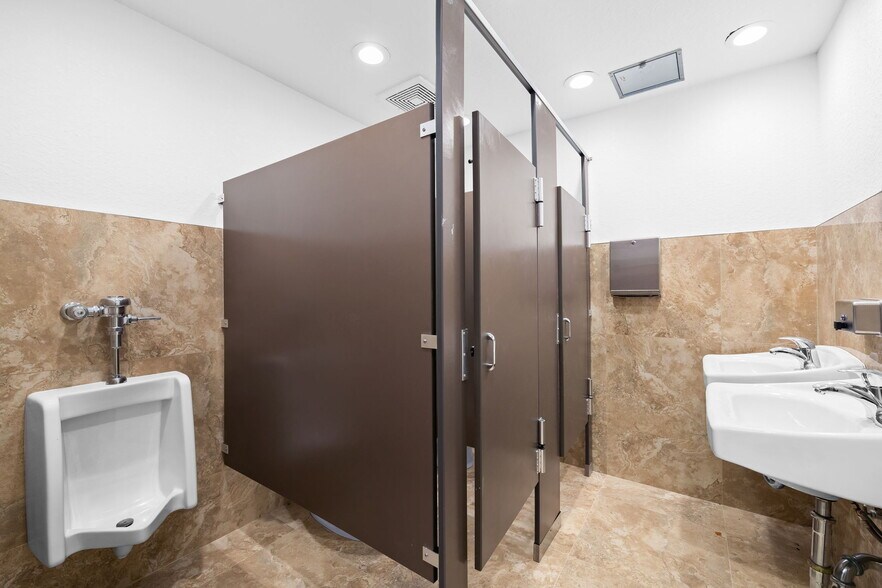 More Photos Of 2310 E Atlantic Blvd, Pompano Beach Office For Sale