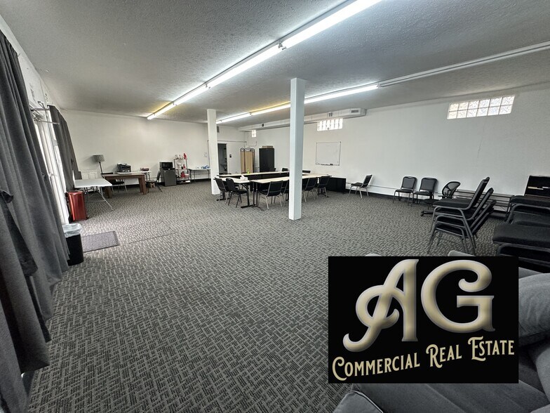 More Photos Of 215 W Chicago St, Lebanon Office For Lease