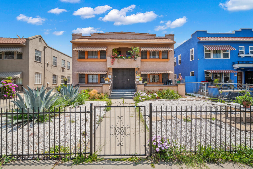 Primary Photo Of 3110 Raymond Ave, Los Angeles Apartments For Sale