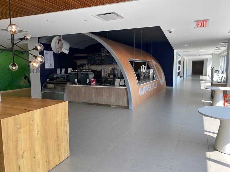 More Photos Of 700 Quaker Ln, Warwick Office For Lease