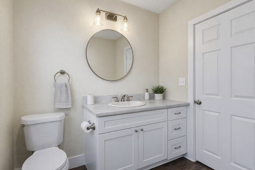 More Photos Of 1410 Fannin St, Columbus Office For Sale