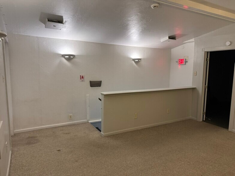 More Photos Of 437 Cavitt Ave, Trafford Office For Lease