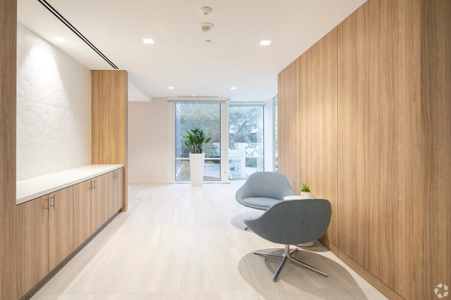 More Photos Of 12377 Merit Dr, Dallas Office For Lease
