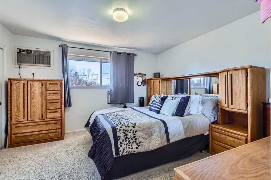 More Photos Of 9 Lansing St, Aurora Apartments For Sale