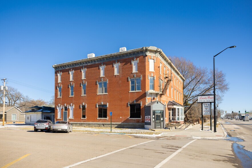 More Photos Of 1525 16th St, Central City General Retail For Sale