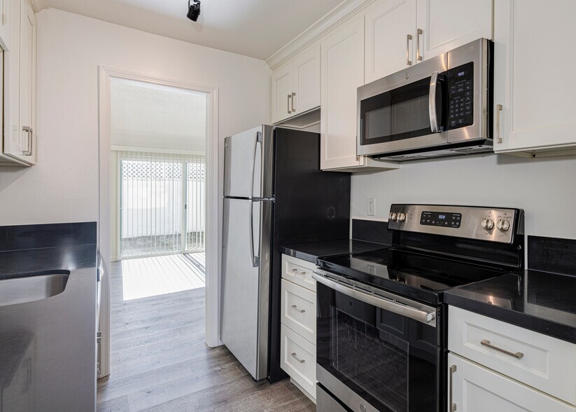 More Photos Of 1158 Humboldt St, Santa Rosa Apartments For Sale