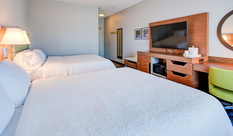 More Photos Of 4617 7th St, Bay City Hotel For Sale