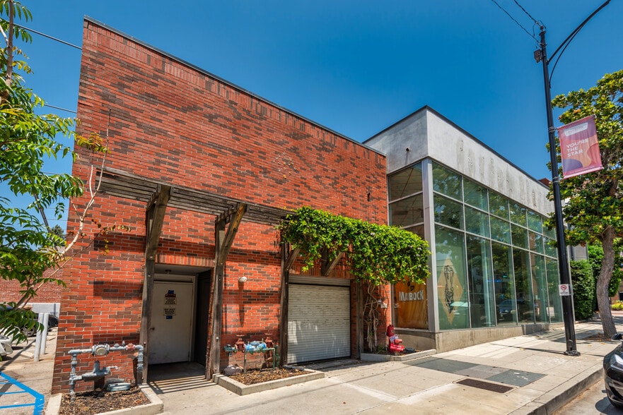 More Photos Of 145 S San Fernando Blvd, Burbank Restaurant For Lease