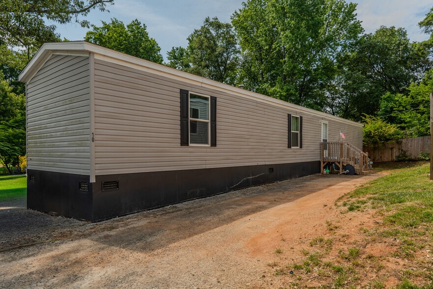 More Photos Of 923 W Lee Rd, Taylors Manufactured Housing Mobile Home Park For Sale