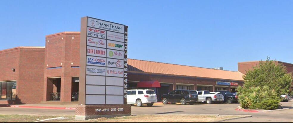 More Photos Of 2505-2525 E Arkansas Ln, Arlington Freestanding For Sale