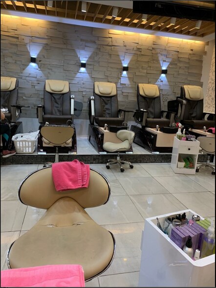 More Photos Of 33 W Huron St, Chicago Apartments For Lease