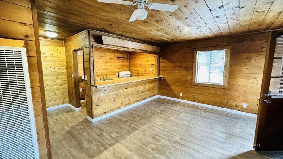 More Photos Of , Idyllwild-Pine Cove Multifamily For Sale