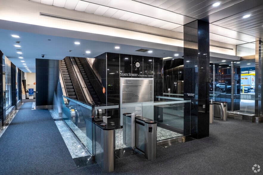 More Photos Of 30 Adelaide St E, Toronto Office For Lease