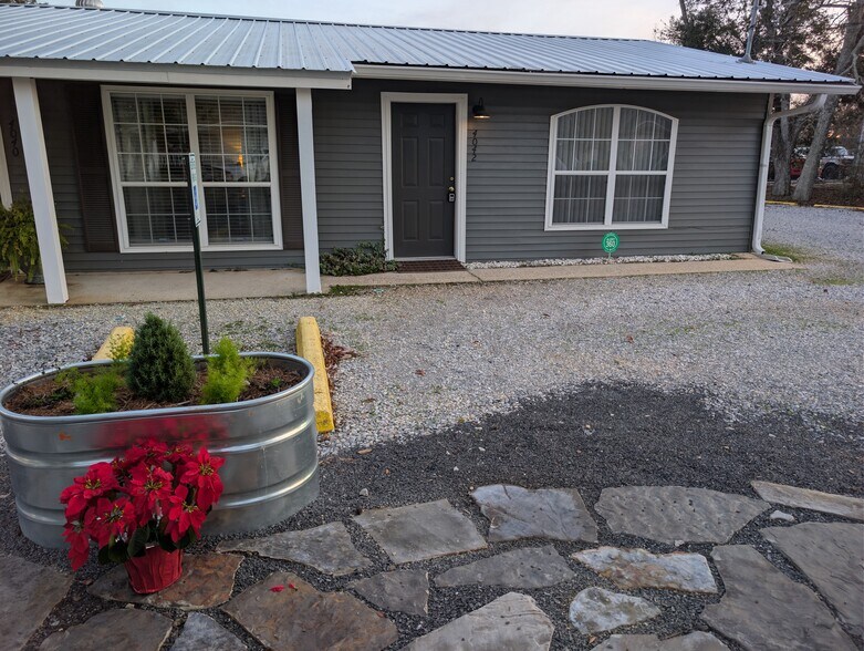 Primary Photo Of 4042 Desoto St, Mandeville Office For Lease