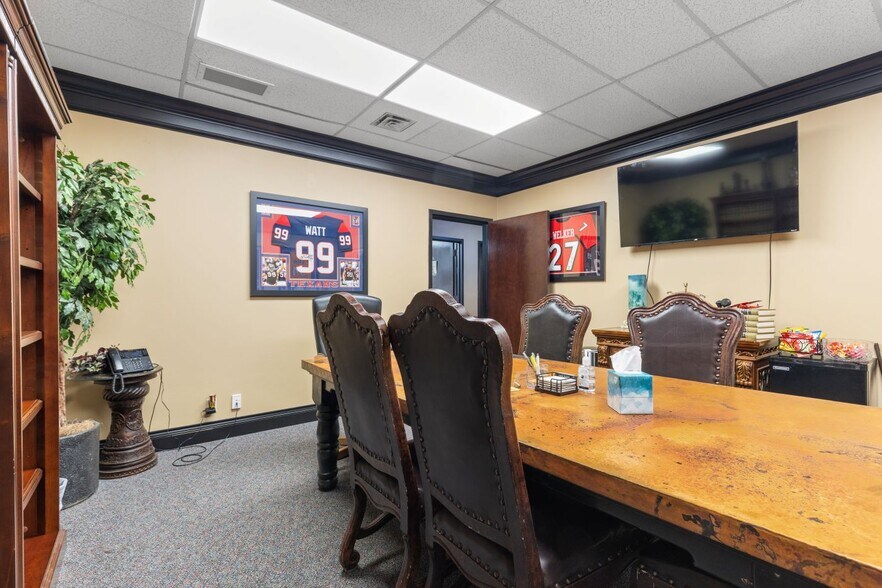 More Photos Of 5100 Andrews Hwy, Midland Office For Lease