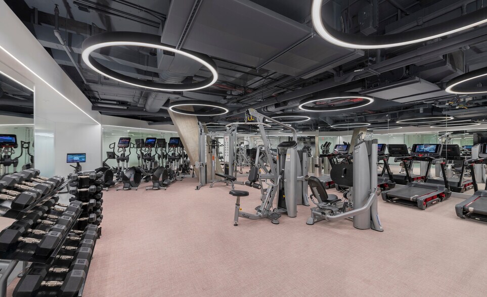 More Photos Of 2099 Pennsylvania Ave NW, Washington Office For Lease