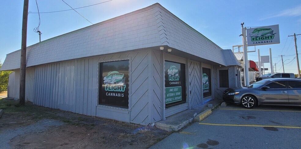 More Photos Of 2300 S Air Depot Blvd, Midwest City Freestanding For Lease