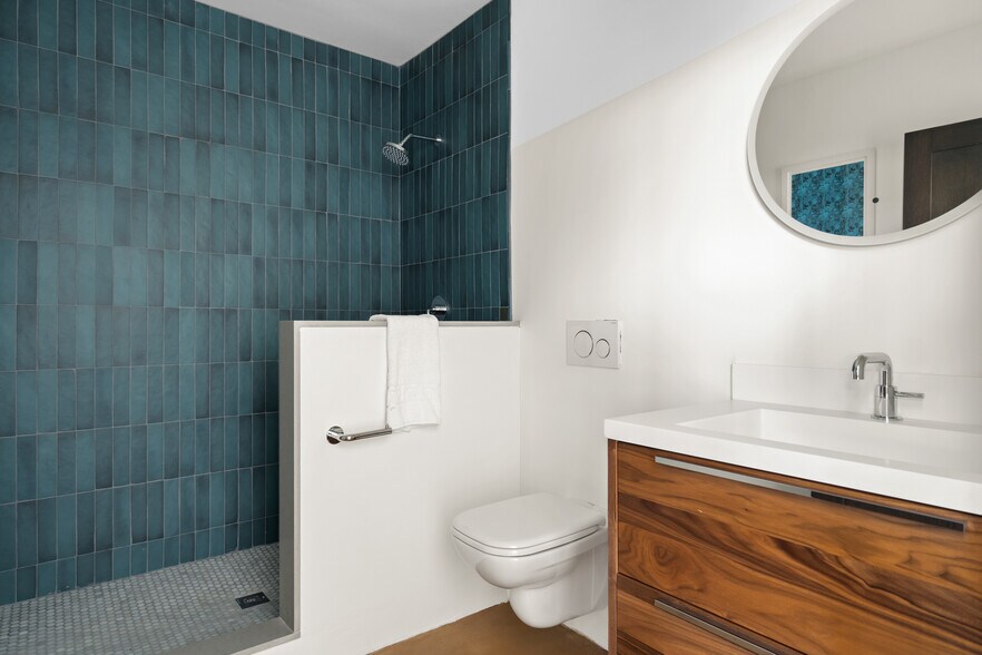 More Photos Of 310 Johnson St, Santa Fe Specialty For Sale