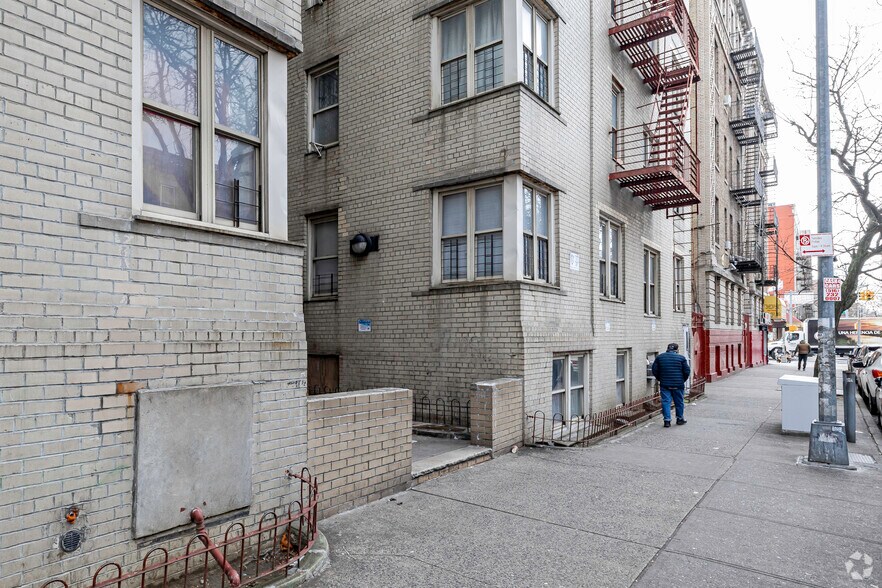More Photos Of 2310 Creston Ave, Bronx Apartments For Sale