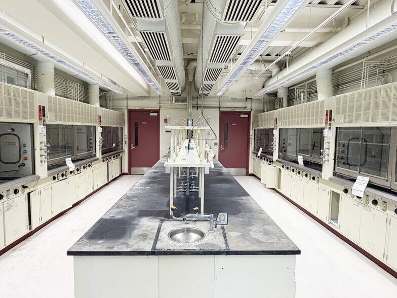 More Photos Of 2600 Hilltop Dr, Richmond Research And Development For Lease