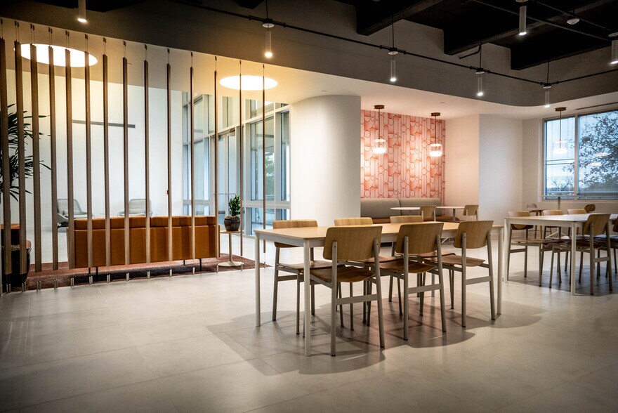 More Photos Of 1255 Corporate Dr, Irving Office For Lease