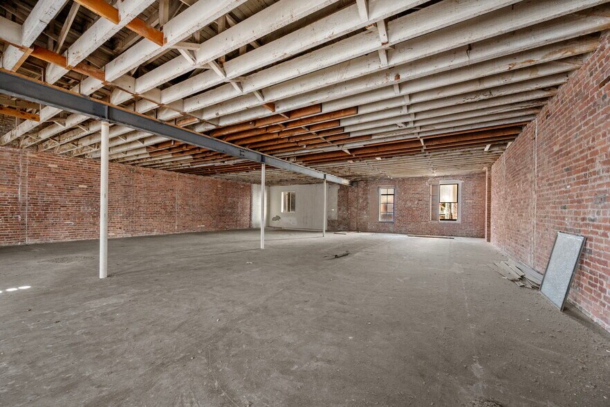 More Photos Of 650 Sacramento St, San Francisco Office For Sale