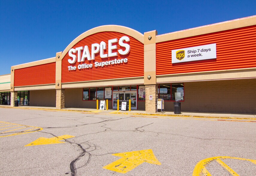 More Photos Of 700-1000 Nitro Market Pl, Nitro Unknown For Lease