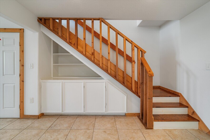 More Photos Of 804 Bay Ave, Kemah Specialty For Sale